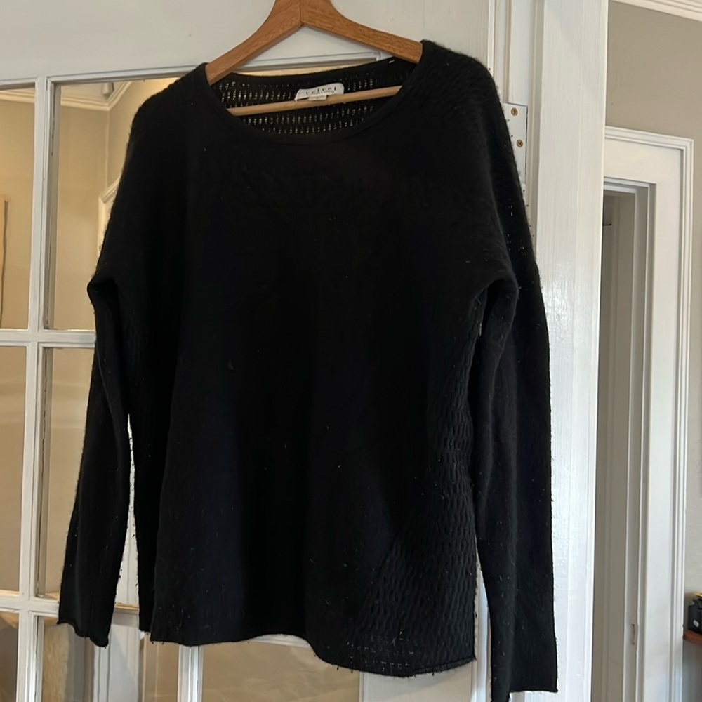 Velvet by Graham & Spencer 100% Cashmere crewneck sweater